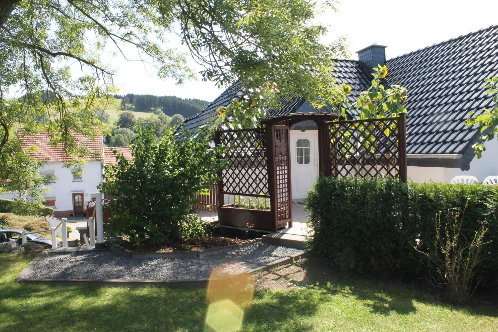 Gästehaus Ballmann Rockeskyll Exterior foto